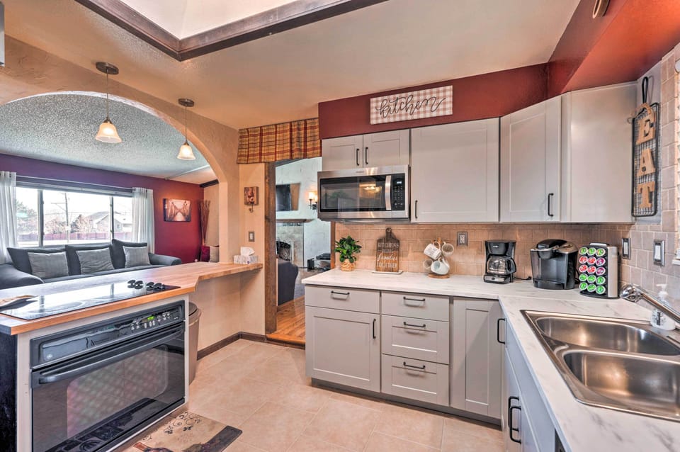 Kitchen | Cooking Basics | Breakfast Bar