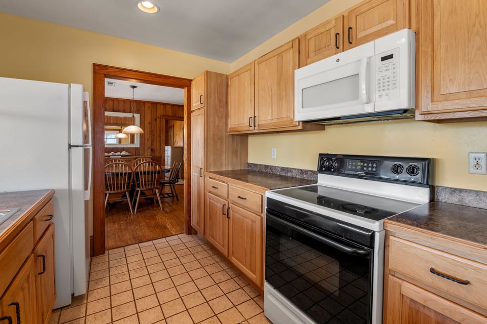 JR10: Mann Cottage | Kitchen
