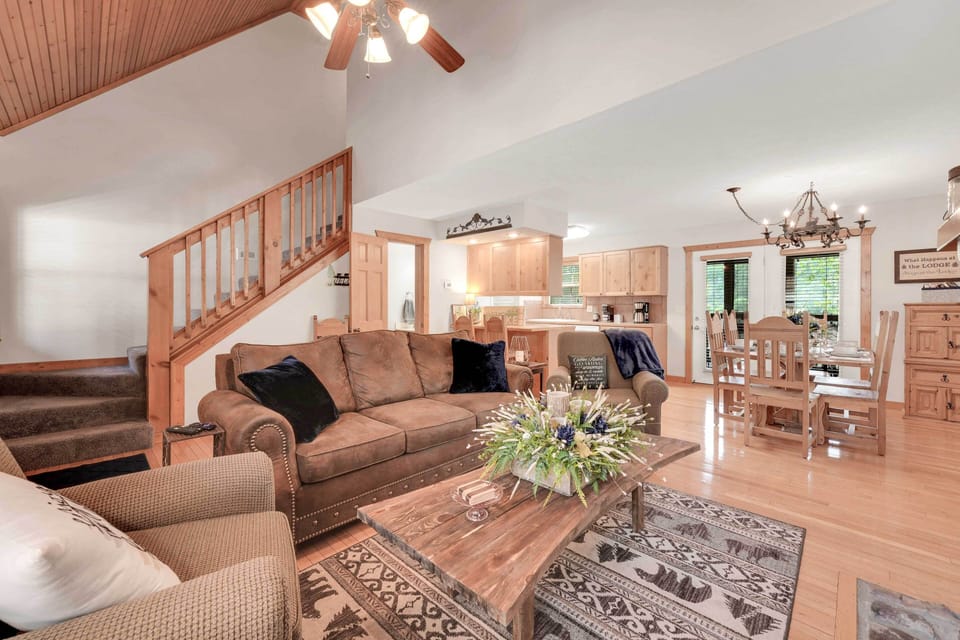Interior | Open Floor Plan | Free WiFi