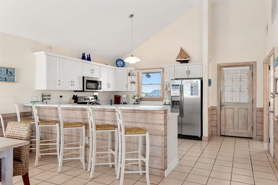SN03: Ellington Cottage By The Sea | Top Level Kitchen