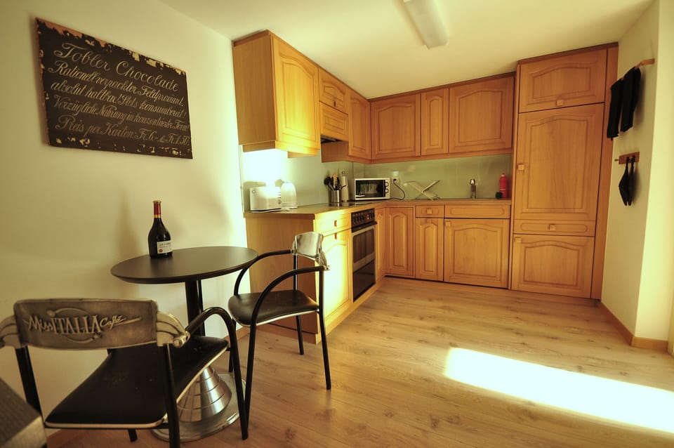 Fully fitted kitchen