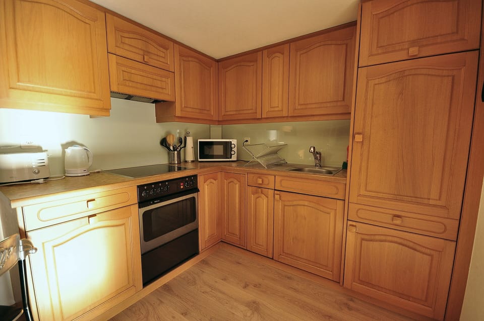 Large comfortable fully fitted kitchen