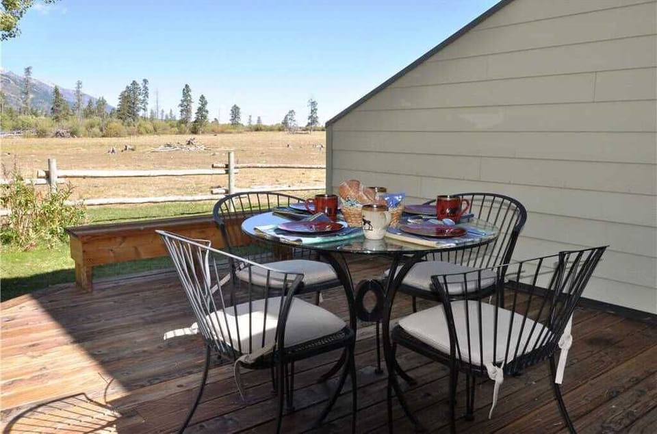 Deck Dining