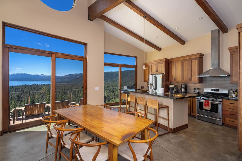 Beautiful View Dining Area - Beautiful View Dining Area