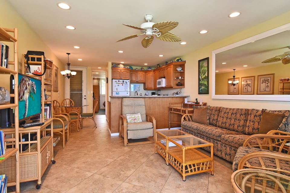LivingRm6.jpg, uncategorized