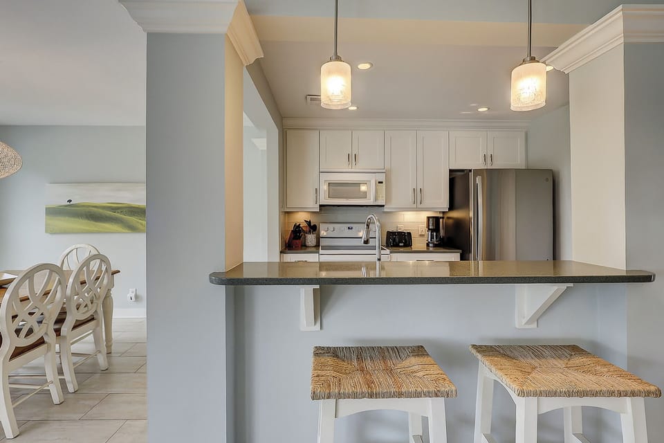 23 Lands End Road - Kitchen (1st Floor)