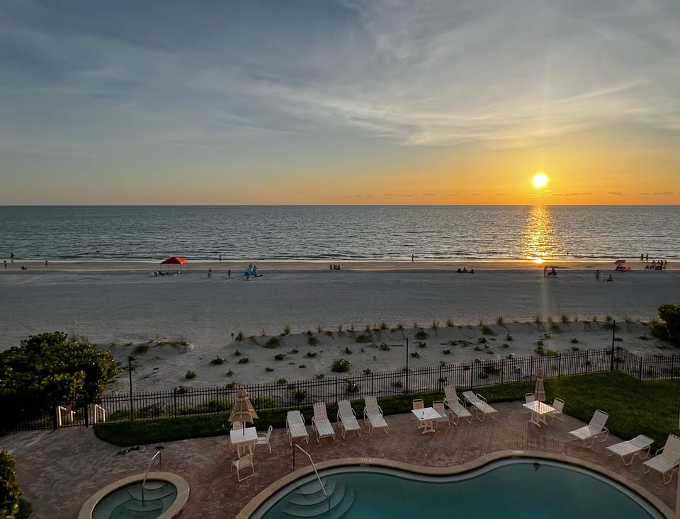 Enjoy a front row seat to the nightly sunsets on IRB! - Enjoy a front row seat to the nightly sunsets on IRB!