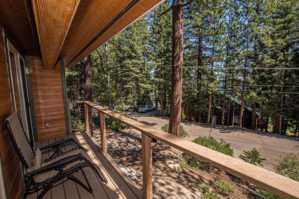 Woodland Retreat - Exterior Deck For Bedrooms 4 and 5