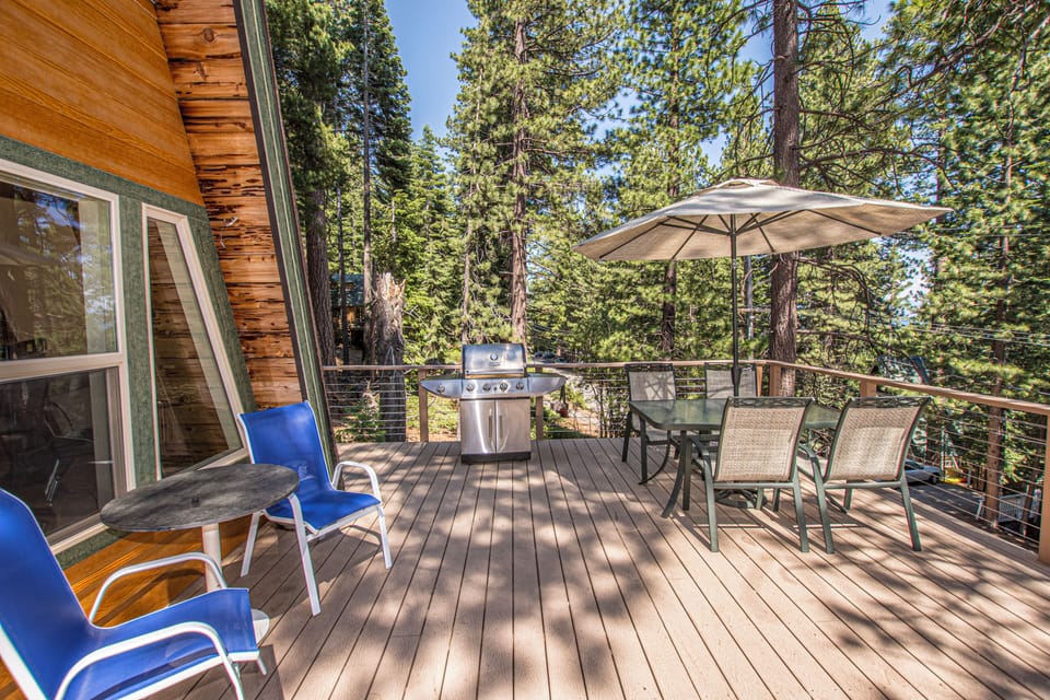 Woodland Retreat - Exterior Deck