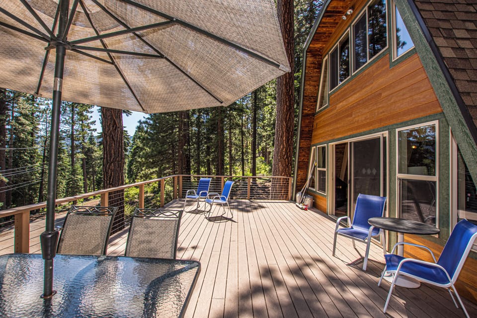 Woodland Retreat - Exterior Deck Table