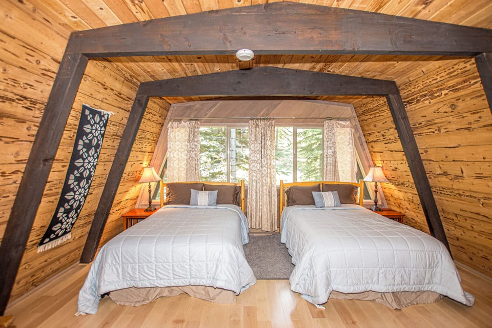 Woodland Retreat - Bedroom 1 Third Floor