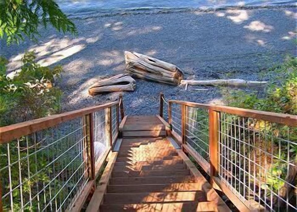 Stairs from property to beach. Newly redone as of May 2025.
**Use at your own risk.**