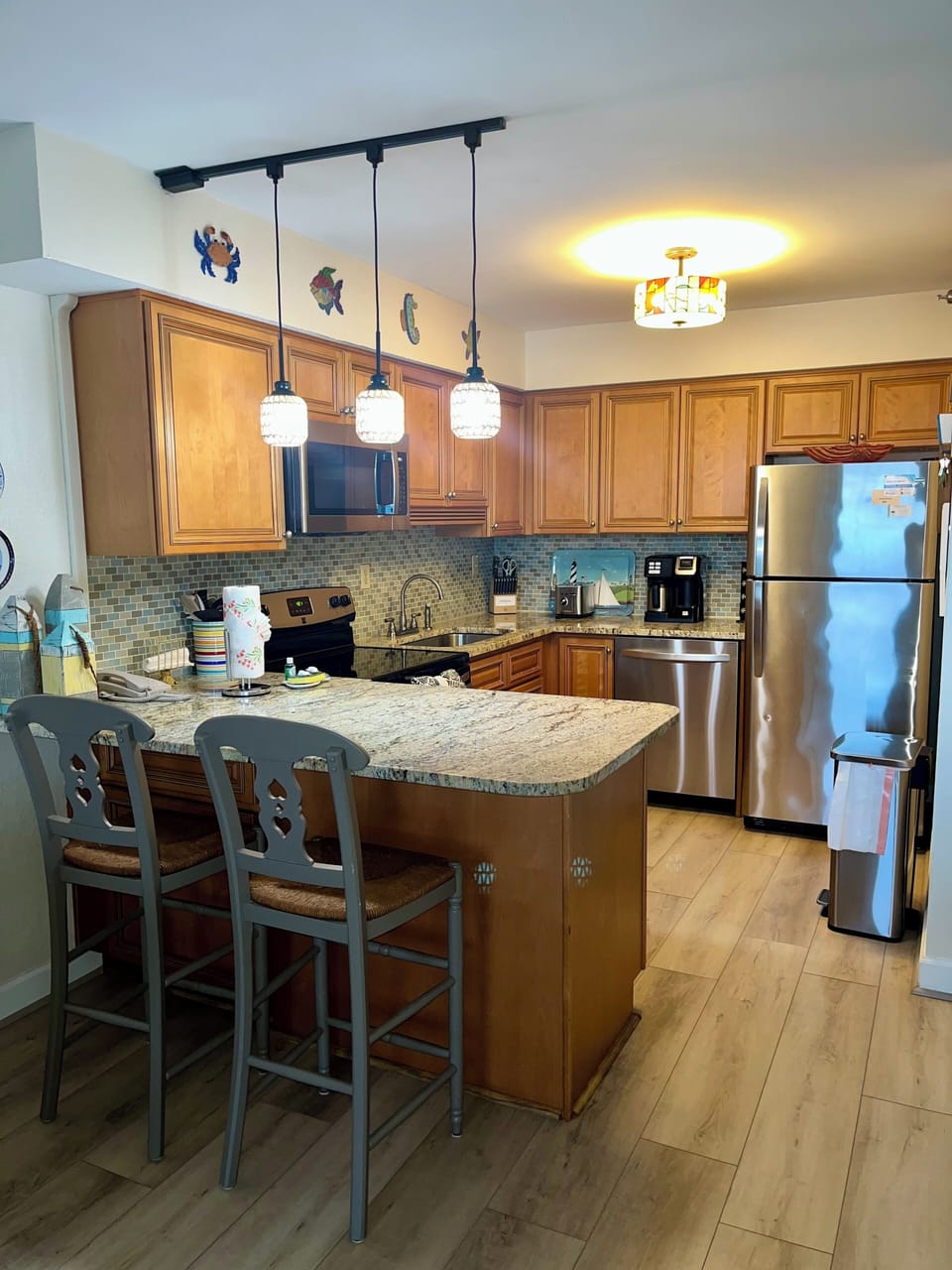 Fully Stocked Kitchen!