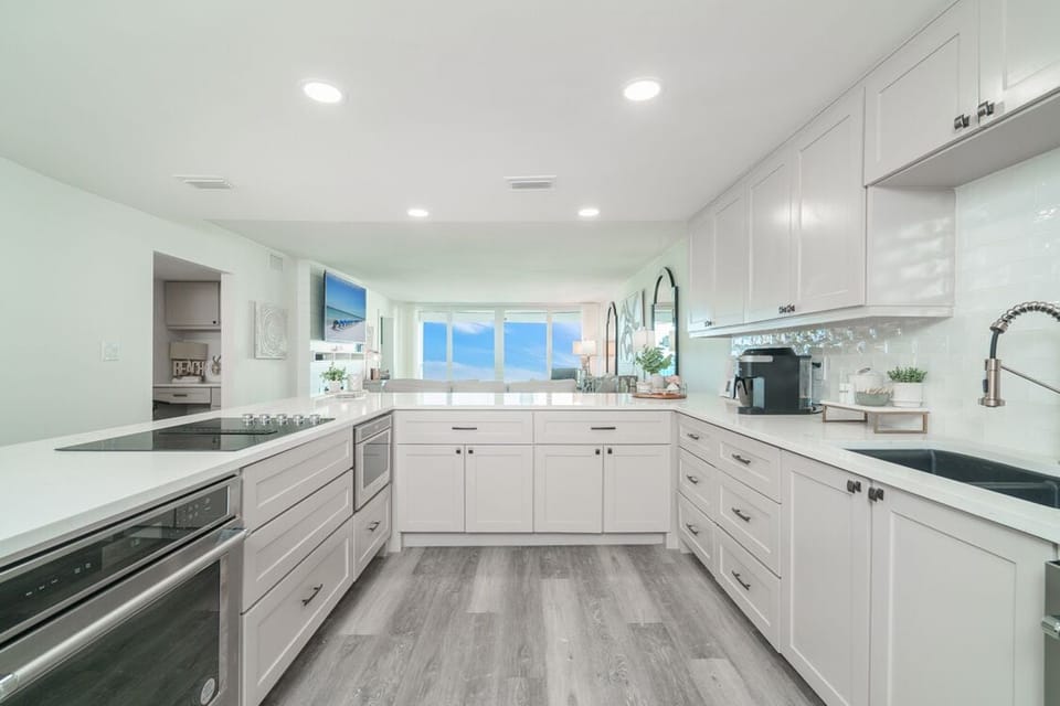 Large Kitchen with lots of storage
