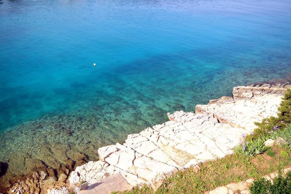 Nearby beaches