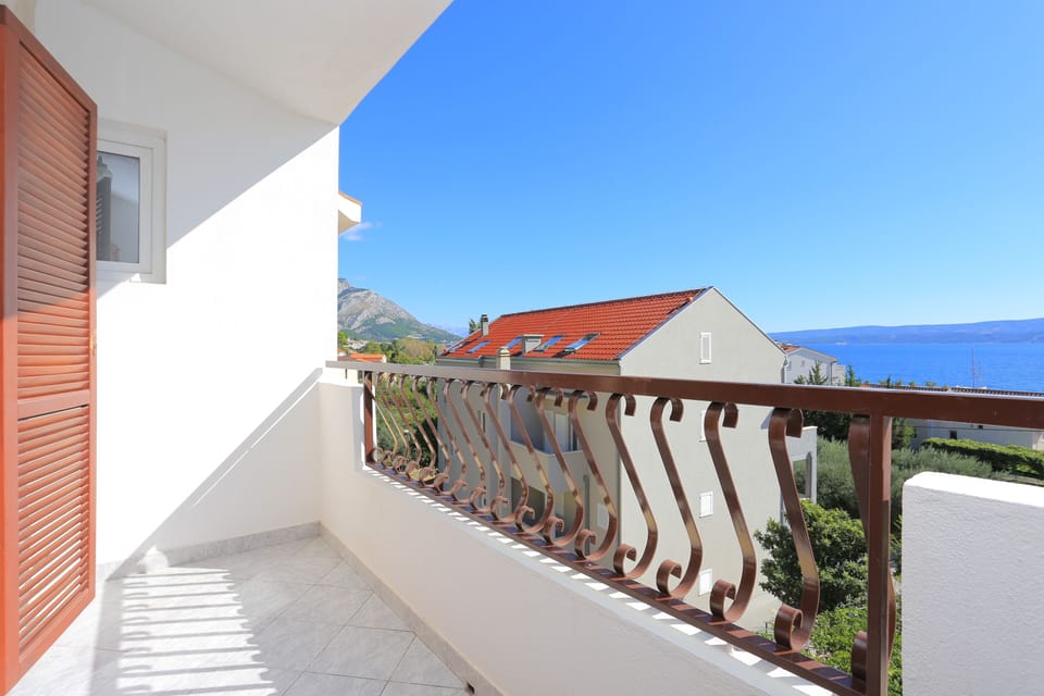 Balcony 2
