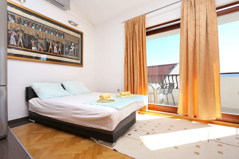 Living room 1