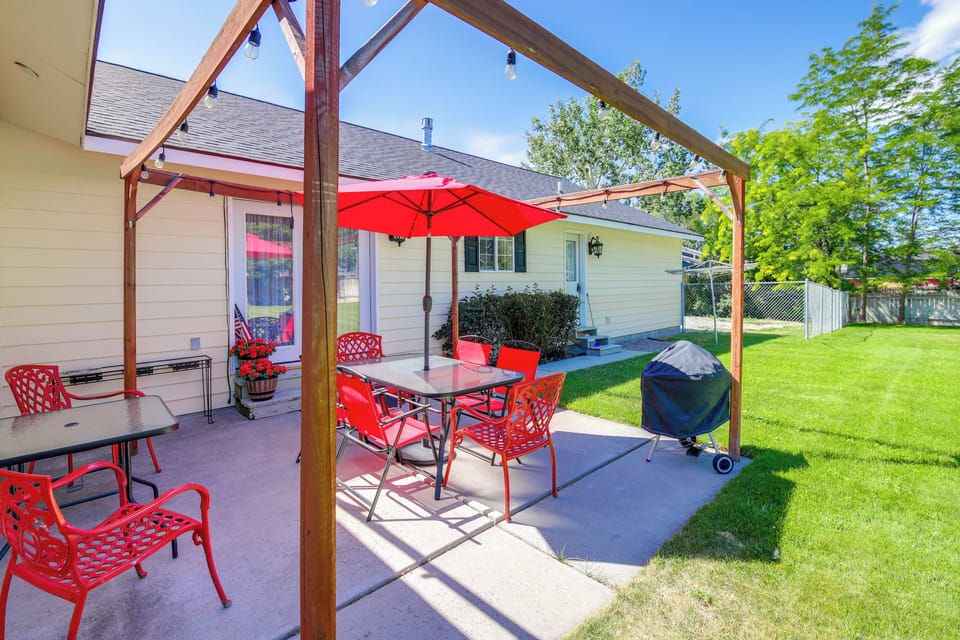 Hamilton Vacation Rental | 3BR | 3BA | Steps Required | 2,200 Sq Ft