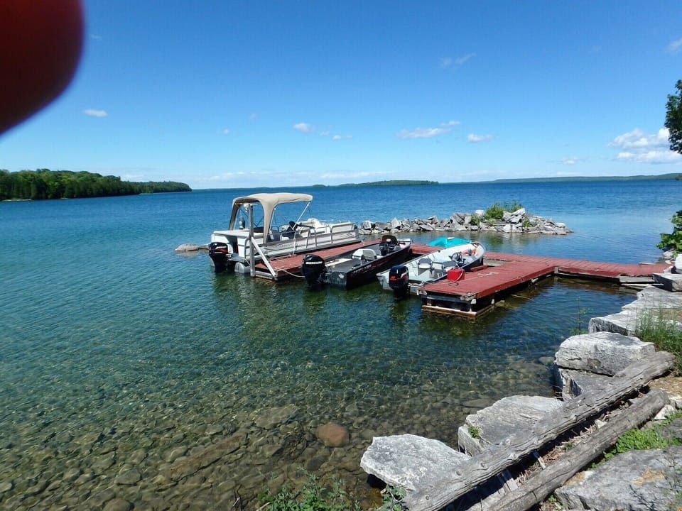 rental boats pontoon and 40 hps