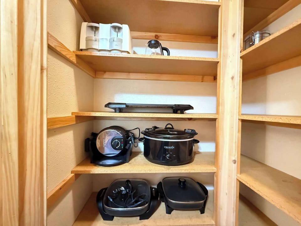 Plenty of extra small appliances for that perfect meal.