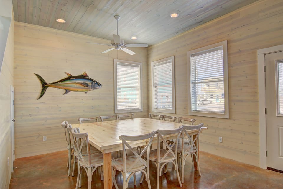 1st Floor - Lovely nook perfect for a dining table!