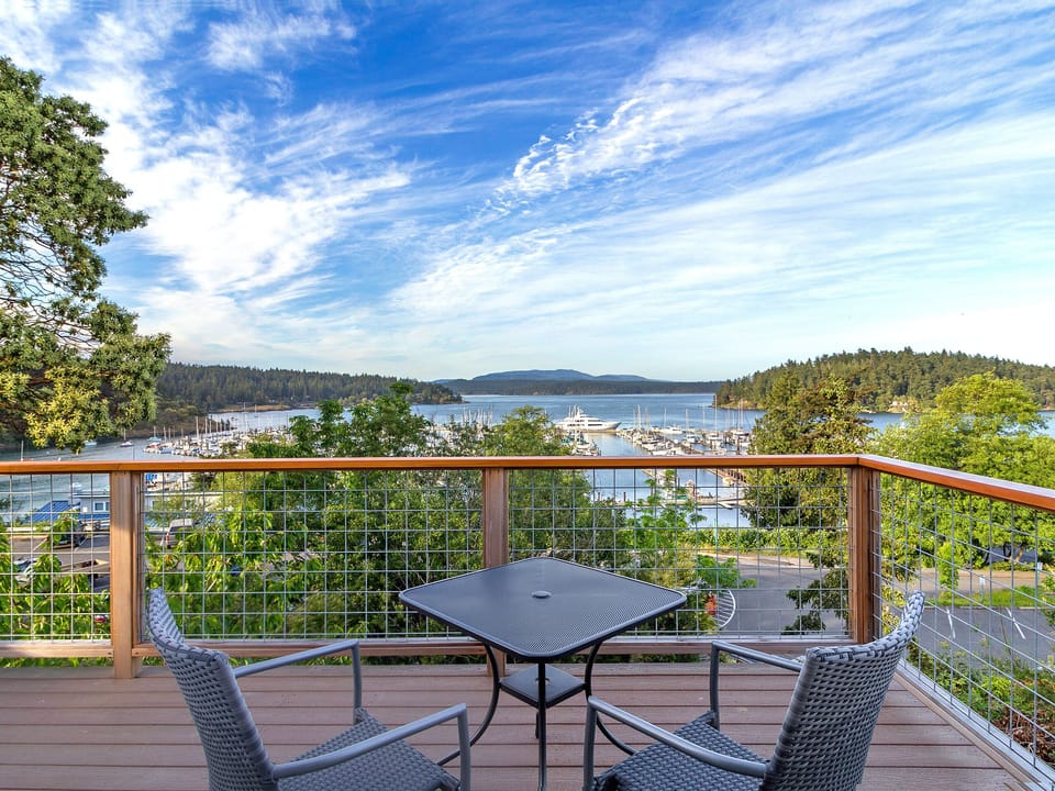 Shared common deck for guests only