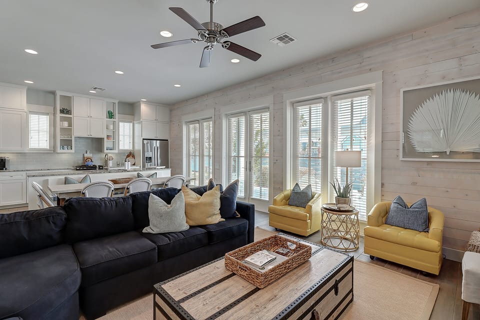 Living Area, 1st Floor