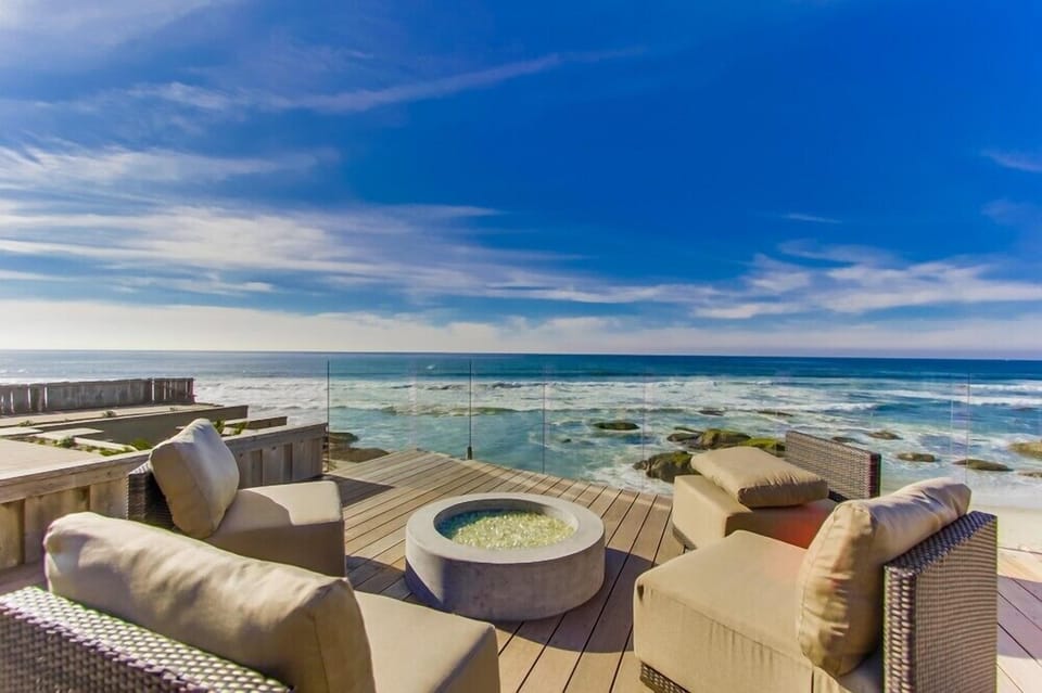 Sunset Seating with Gas Glass Firepit