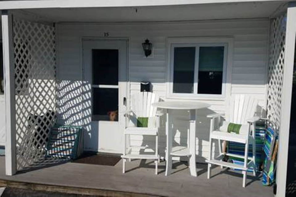 Deck / Sitting area