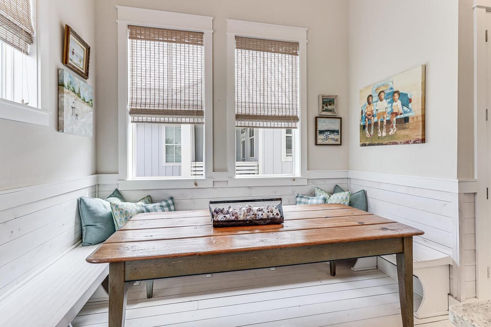 Breakfast Nook, 2nd Floor