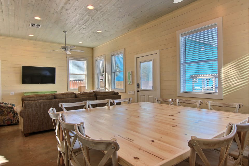 Open living area - Open living area