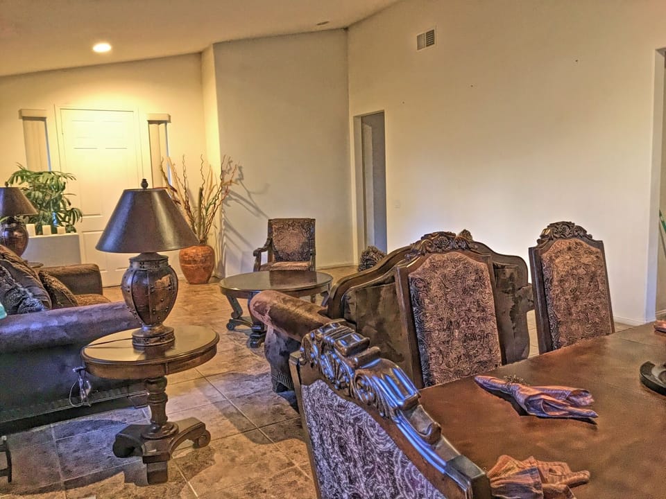 Entrance living room 