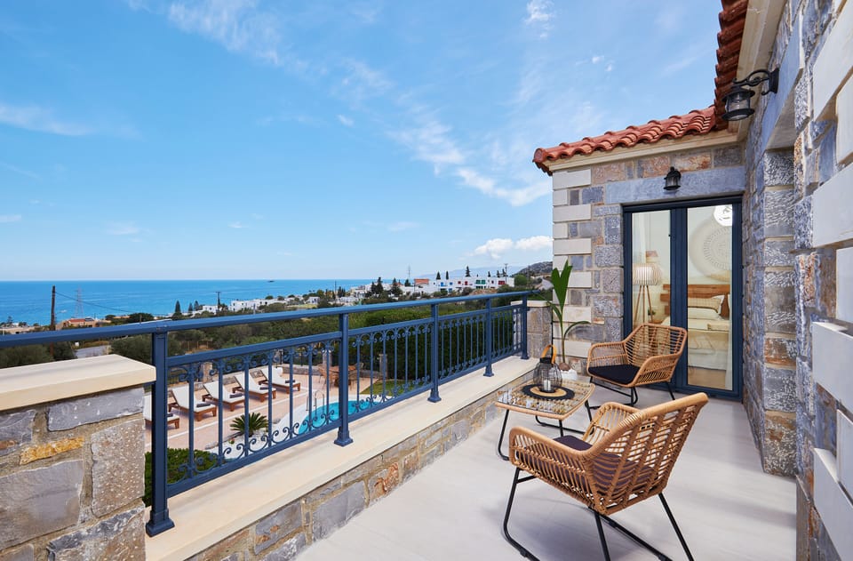 Balcony with pool and panoramic seaview , connected to all three bedrooms