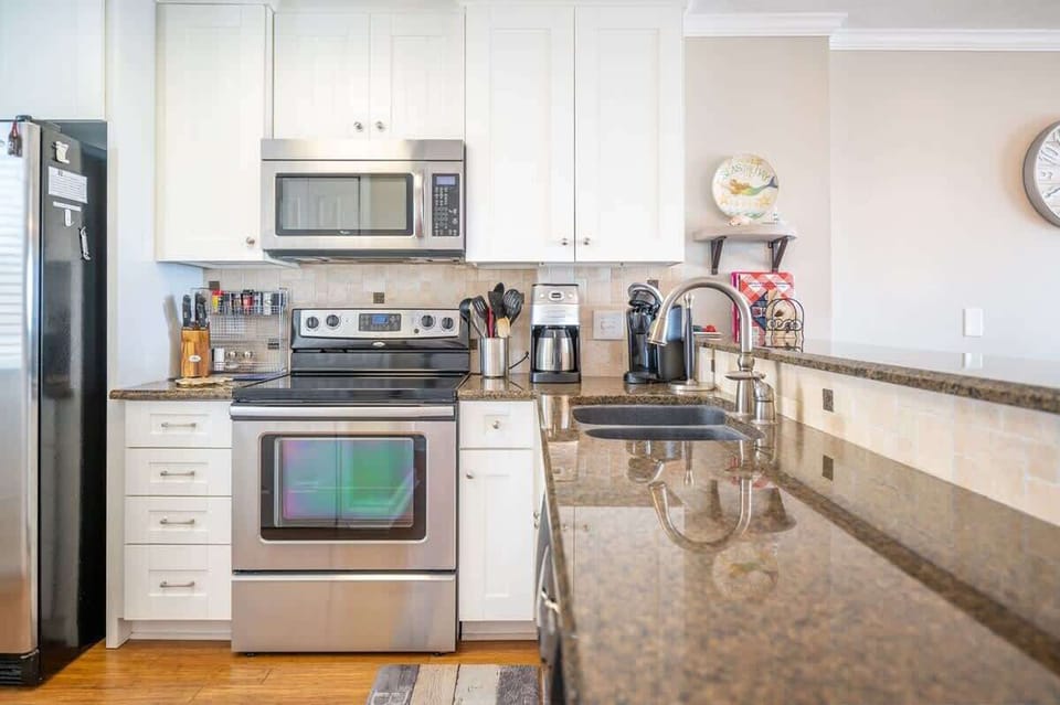 Updated kitchen for all your cooking needs