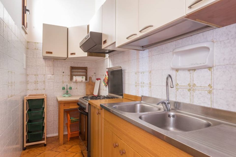 Kitchen / Kitchenette