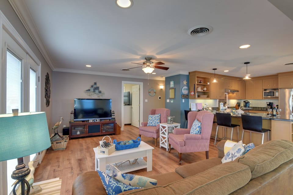 Living Room | Queen Sleeper Sofa | Main Floor | Central A/C & Heating