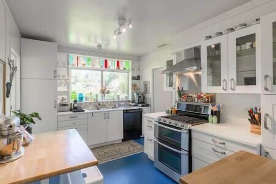 Fully equipped updated kitchen.