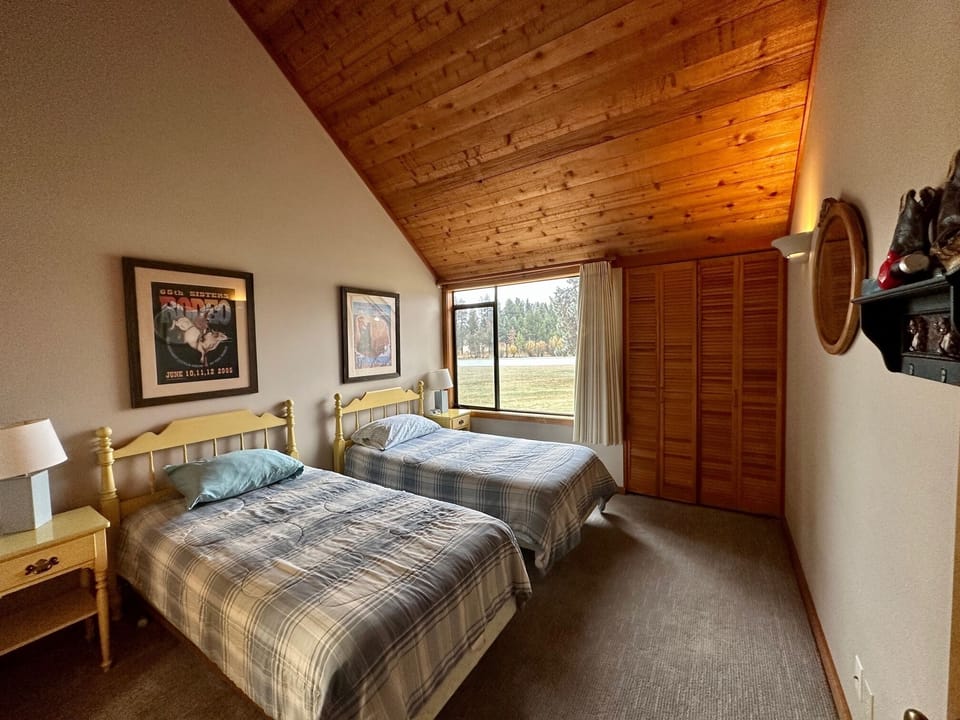 Twin Beds Upper Level