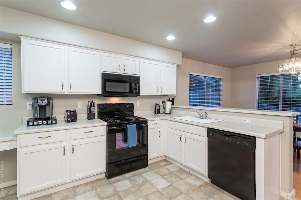 Fully Furnished Kitchen for fixing meals.  Includes Keurig, new appliances.