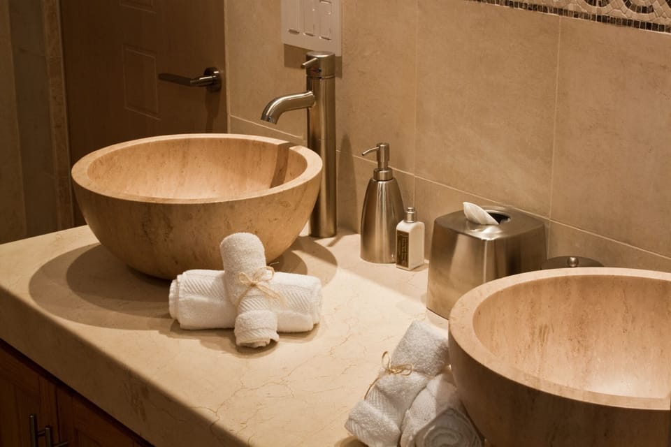 Master Bedroom En-Suite Bathroom
