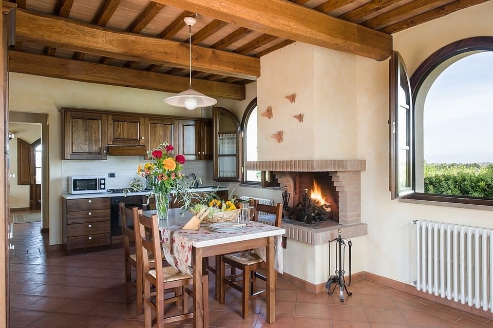 Kitchen/Dining area