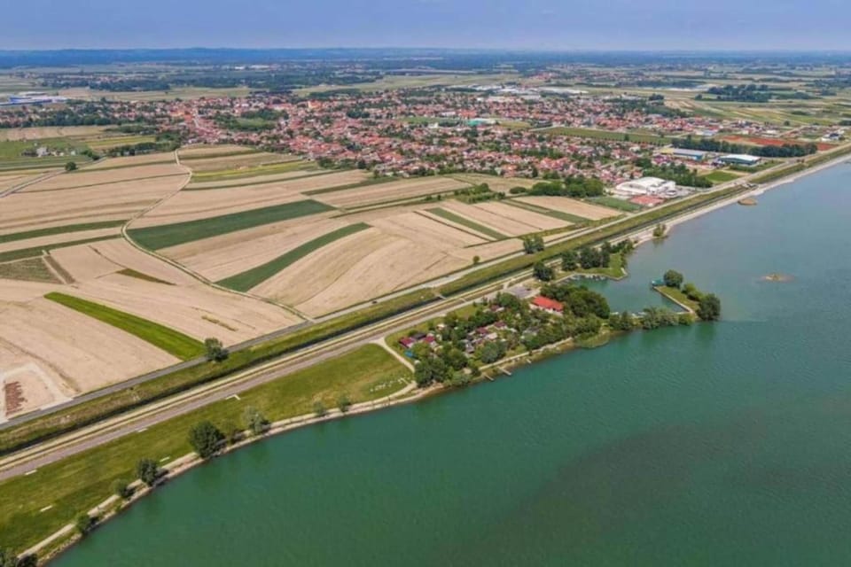 Surroundings [summer] (1-5 km)