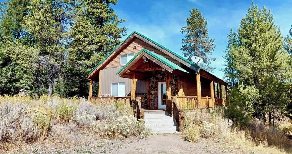 Welcome to Hidden Creek located in the Shotgun subdivision of Island Park.