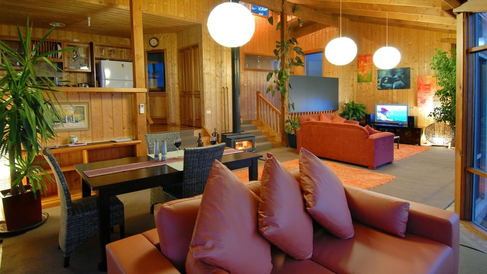 Skyview Penthouse Lounge & kitchen in the foreground 