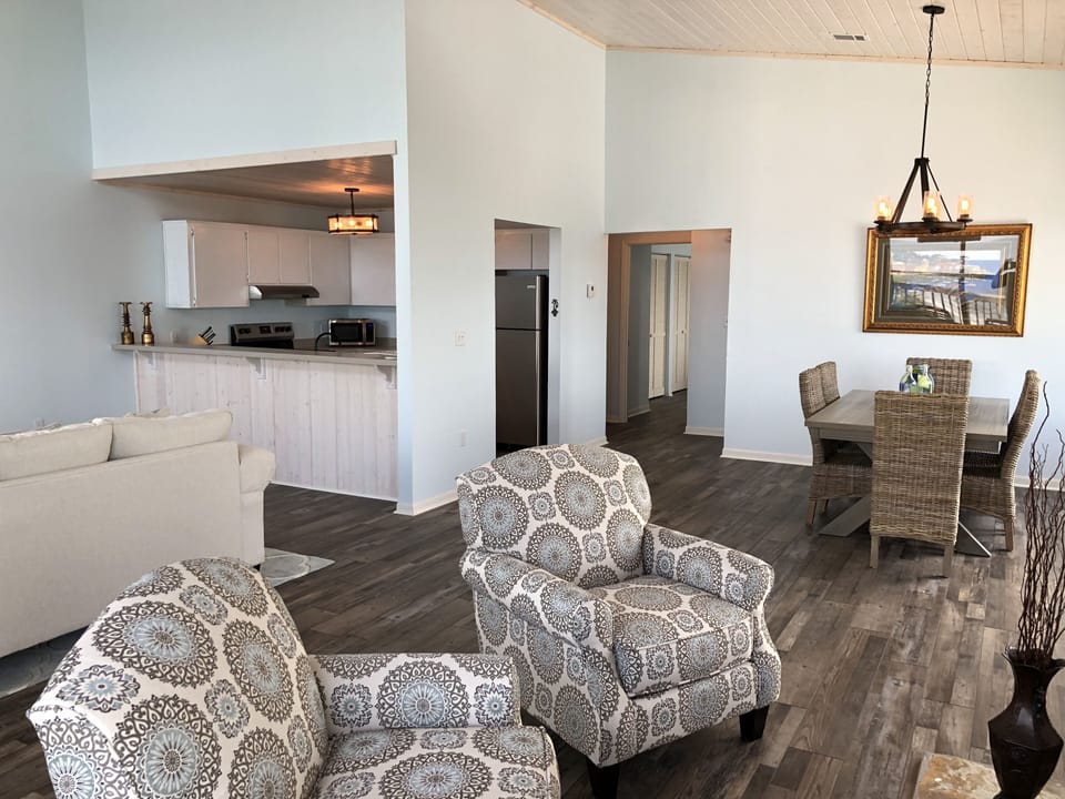 Roomy living area. Perfect for a family. 