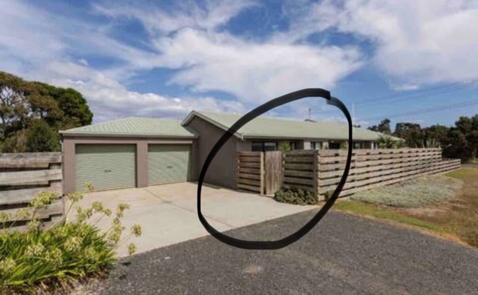 Small Double Garage- Courtyard Entry to access Keylock