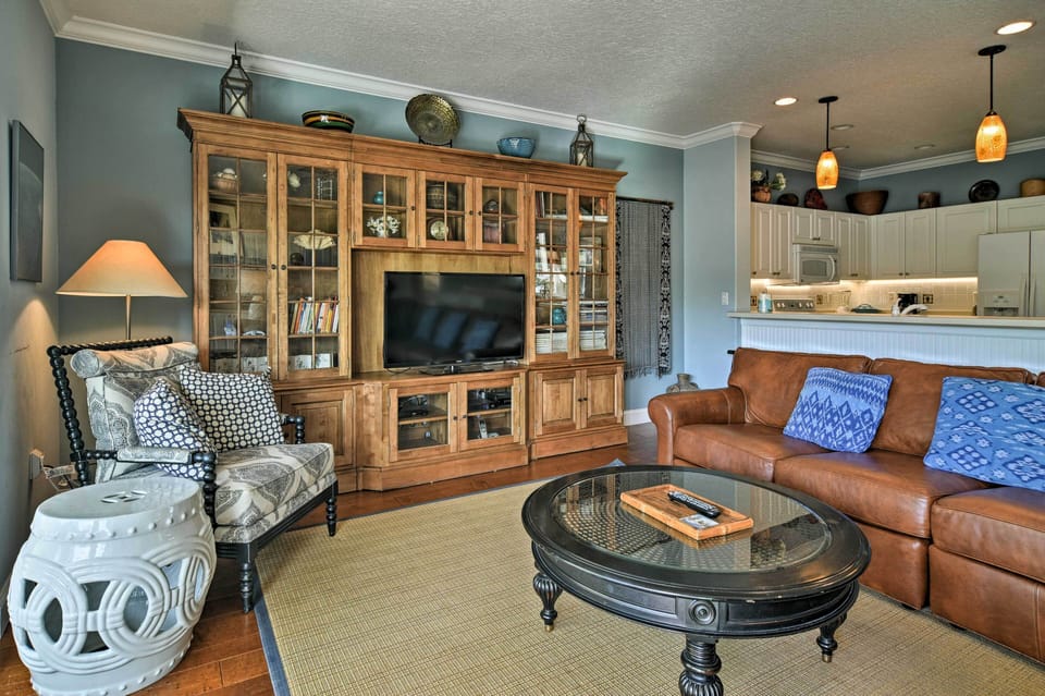 Living Room | 2nd Floor | Free WiFi | Central A/C | DVD Player