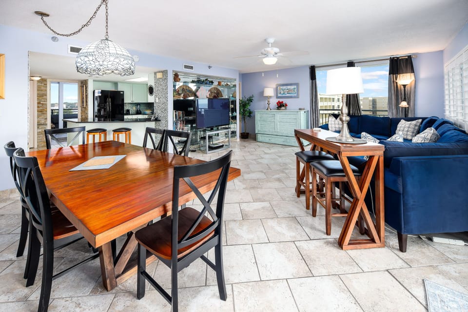 Open living room, dining area and kitchen - LIving/Dining Area