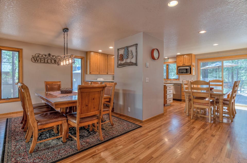 Setting Area/Dining Area
