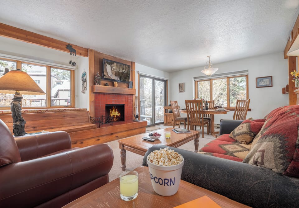 Living Room with Fireplace and Window Bed
